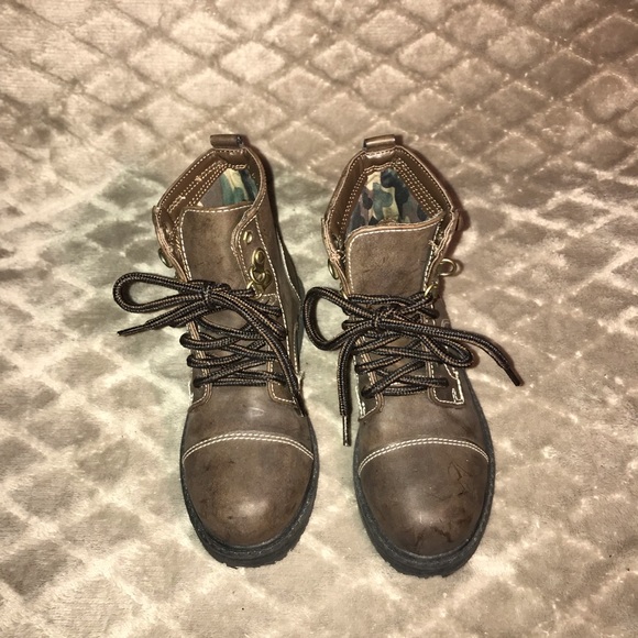 Rugged Outback boots - Picture 5 of 8